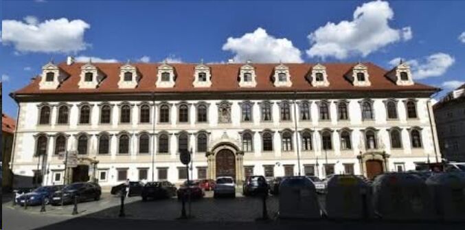 Video paní Zuzany Černohorské z návštěvy Senátu