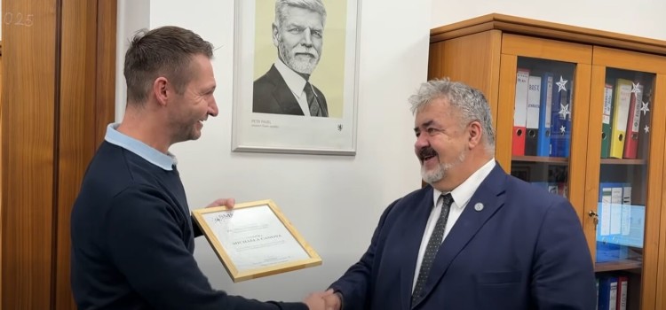 Osobní předání ocenění SMS ČR za „Počin roku“