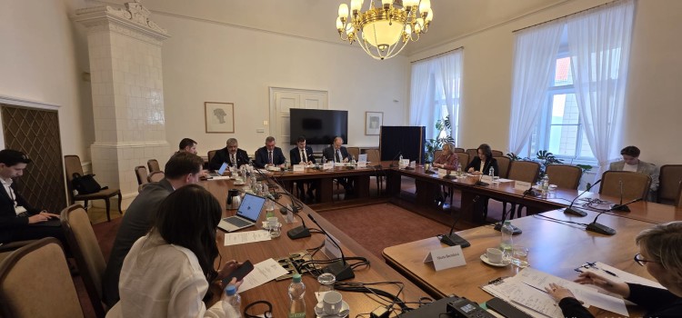 Sněmovní Komise pro Ústavu a návrh ve věci voleb